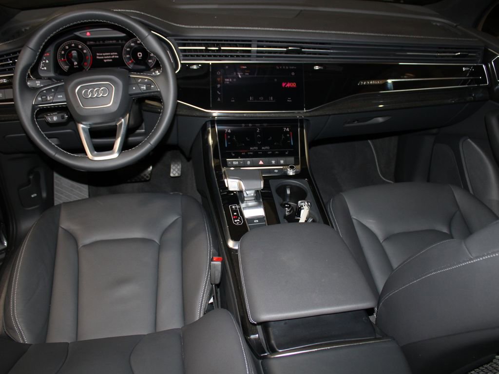 Certified 2025 Audi Q7 2.0T Premium w/ Convenience Package image 12