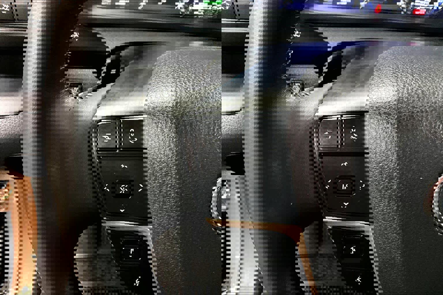 Used 2023 Toyota Crown Platinum image 23