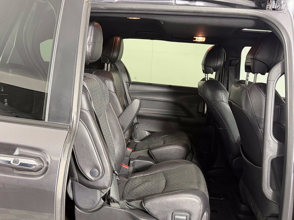 Used 2025 Toyota Sienna Limited FWD image 21