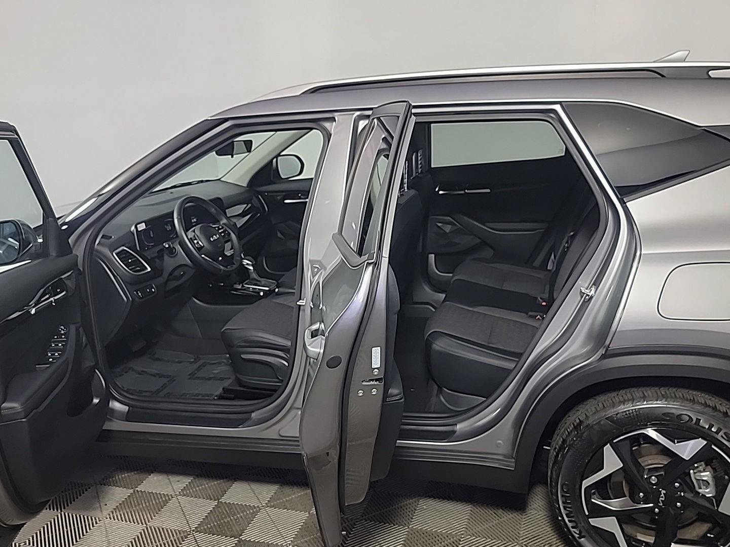 Used 2026 Kia Seltos S AWD/4WD image 15