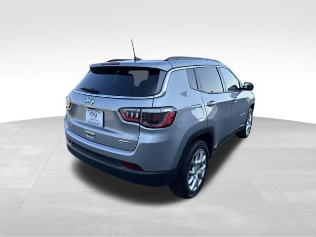 Used 2023 Jeep Compass Latitude AWD/4WD image 8
