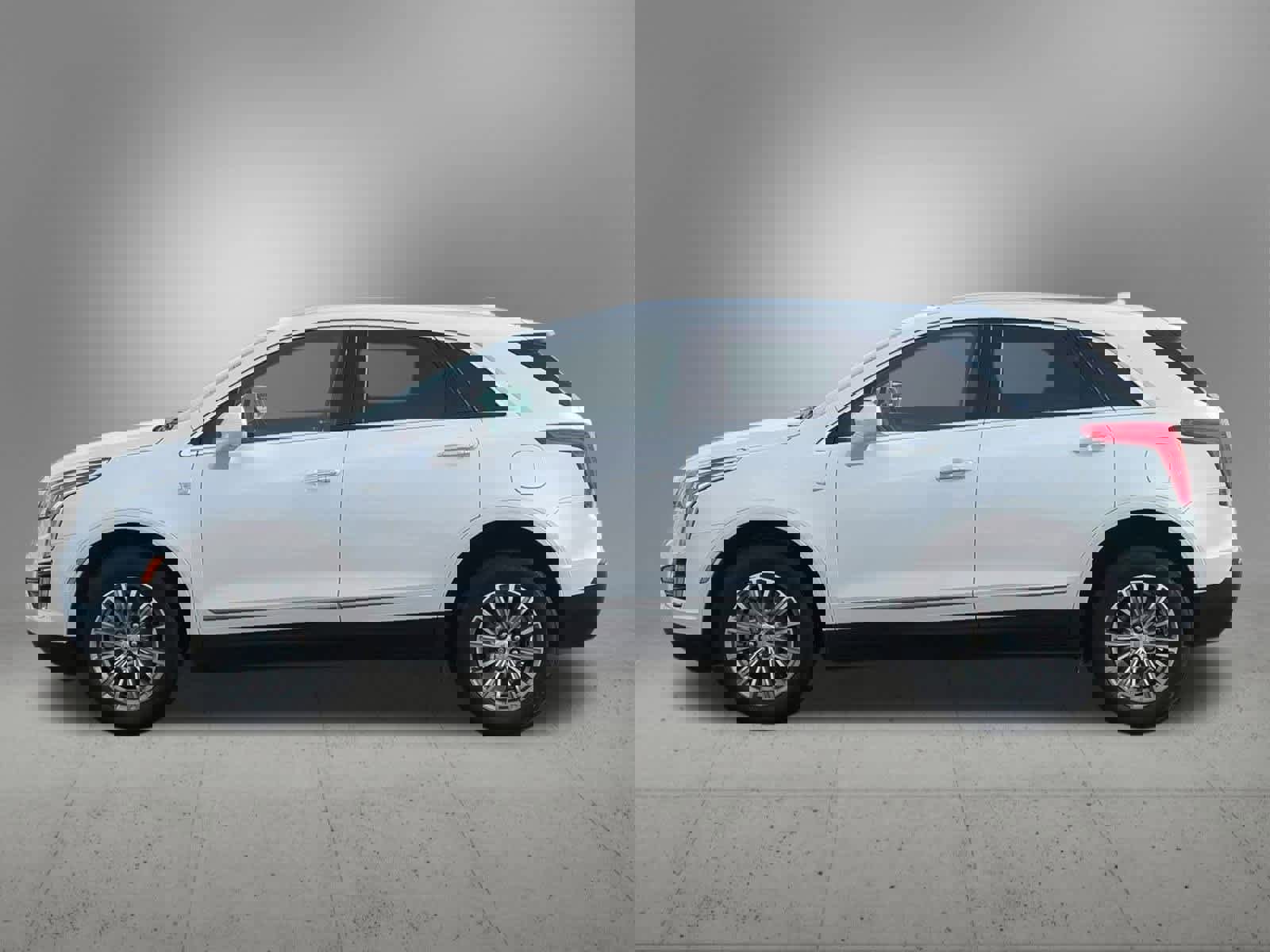 Used 2018 Cadillac XT5 Luxury w/ Driver Awareness Package image 3