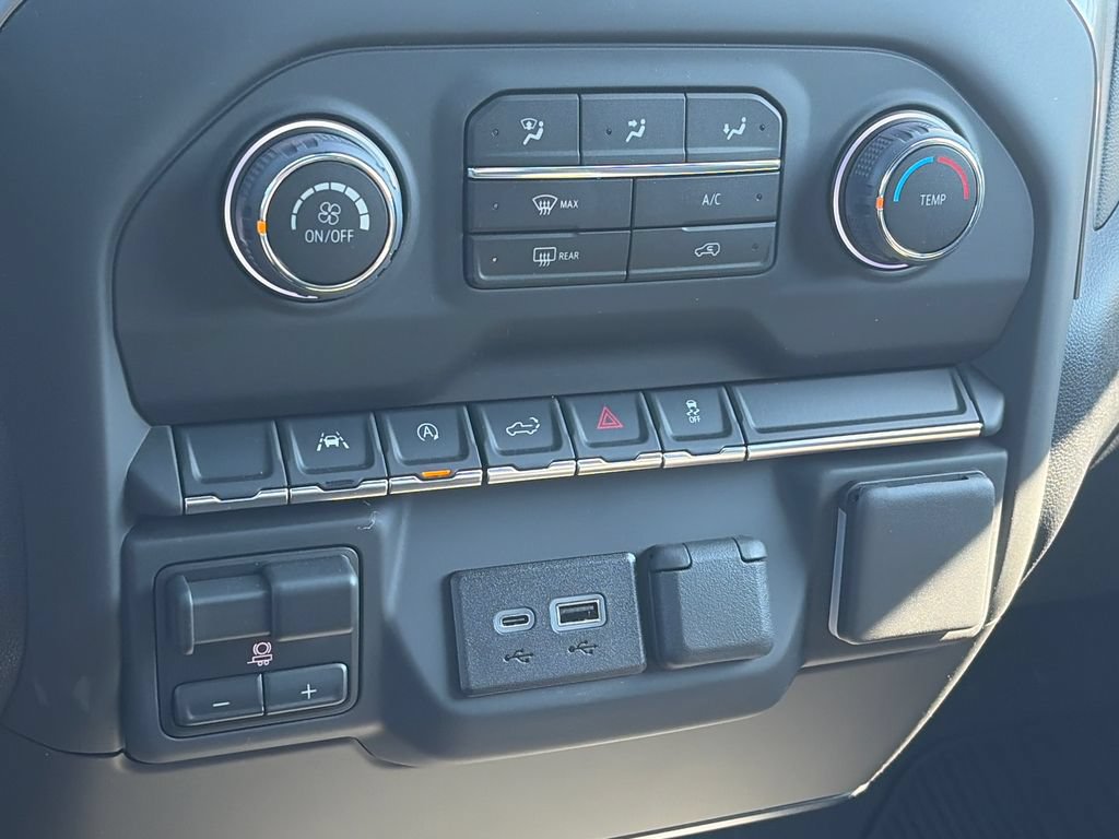 New 2026 Chevrolet Silverado 1500 Custom AWD/4WD image 17