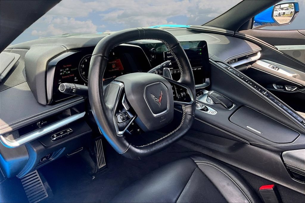 Used 2022 Chevrolet Corvette Stingray Preferred Cpe w/ Z51 Performance Package RWD image 17