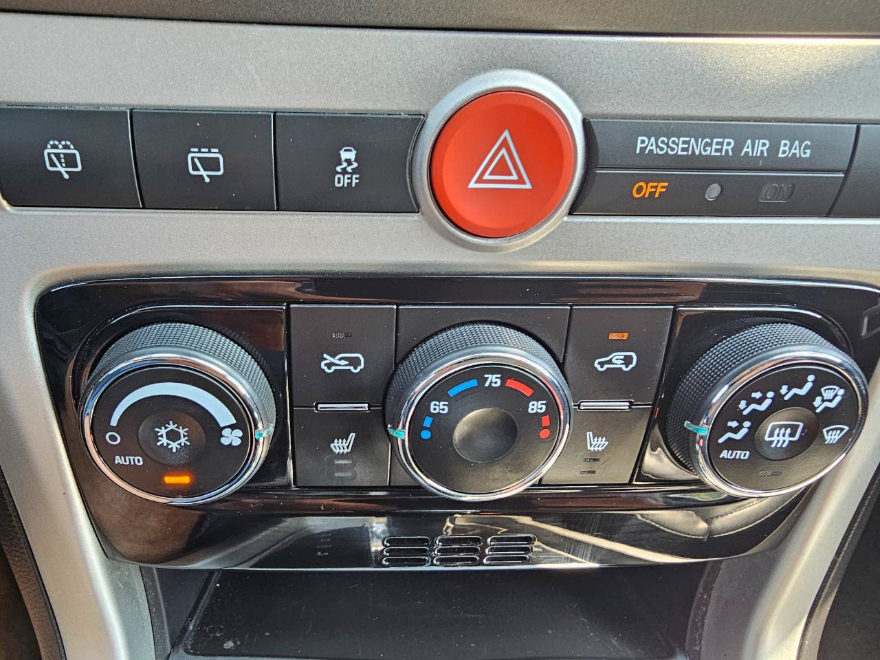 Used 2015 Chevrolet Captiva Sport LT w/ Convenience Package FWD image 36