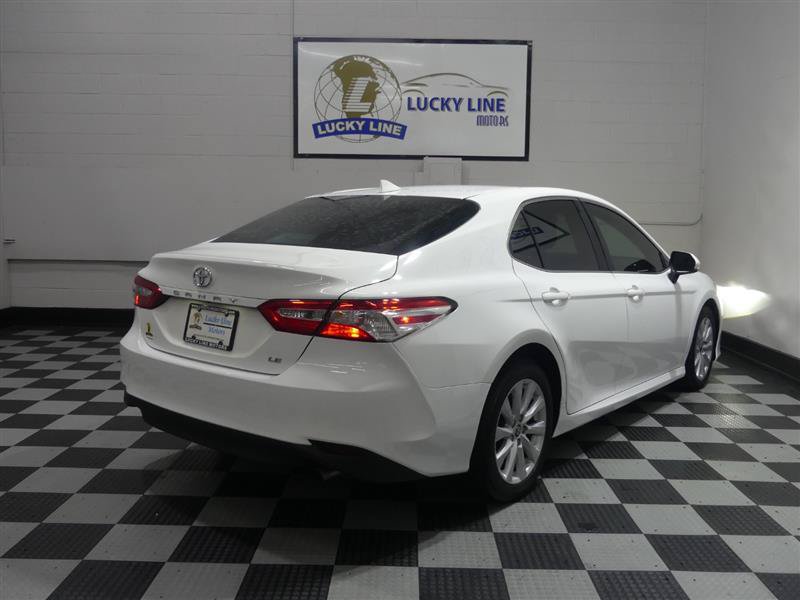 Used 2020 Toyota Camry LE FWD image 9