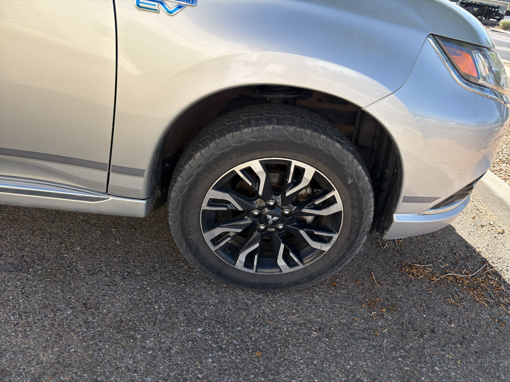Used 2018 Mitsubishi Outlander GT AWD/4WD image 4