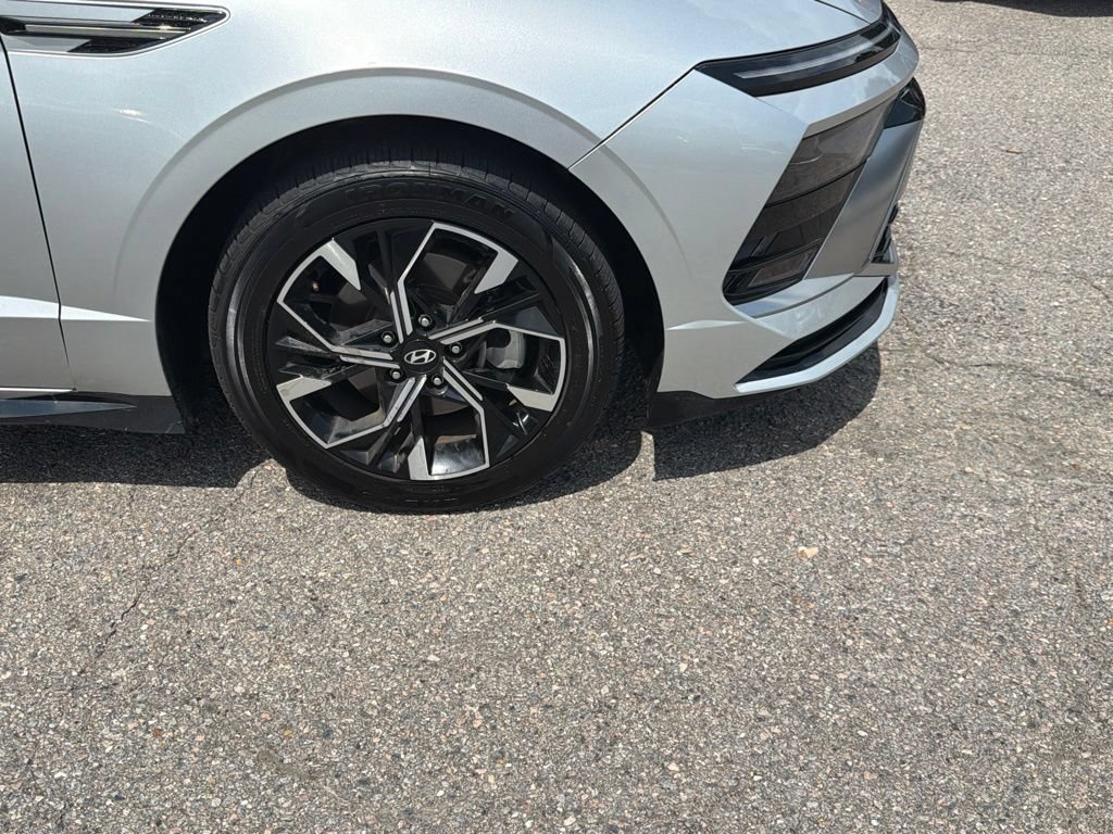 Used 2025 Hyundai Sonata SEL FWD image 4