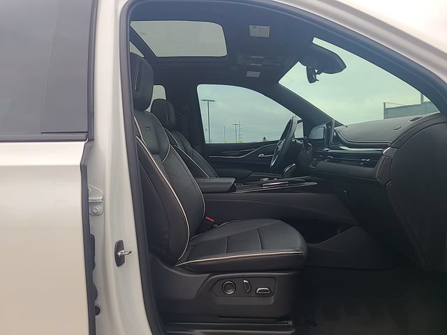 Used 2024 Cadillac Escalade Sport w/ Touring Package AWD/4WD image 30