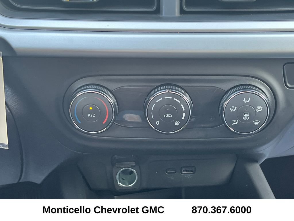 Used 2025 Chevrolet Trax LS image 17