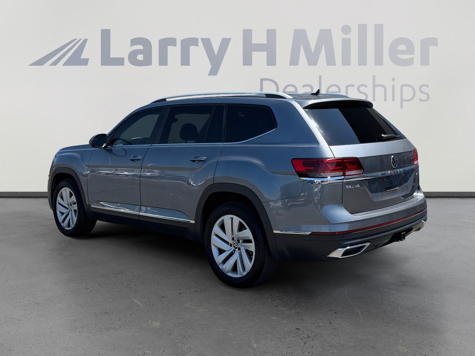 Used 2021 Volkswagen Atlas SEL AWD/4WD image 3
