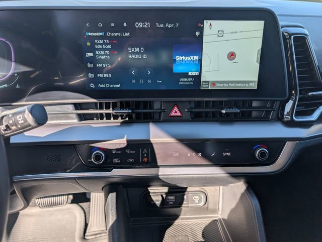 Used 2025 Kia Sportage EX image 12