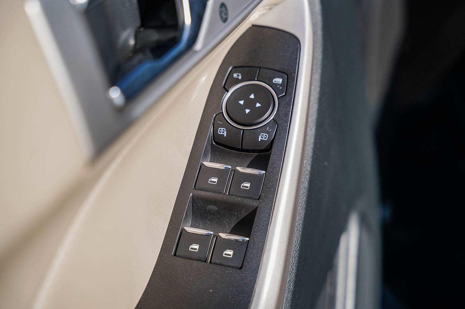 Used 2023 Ford Explorer Limited image 20