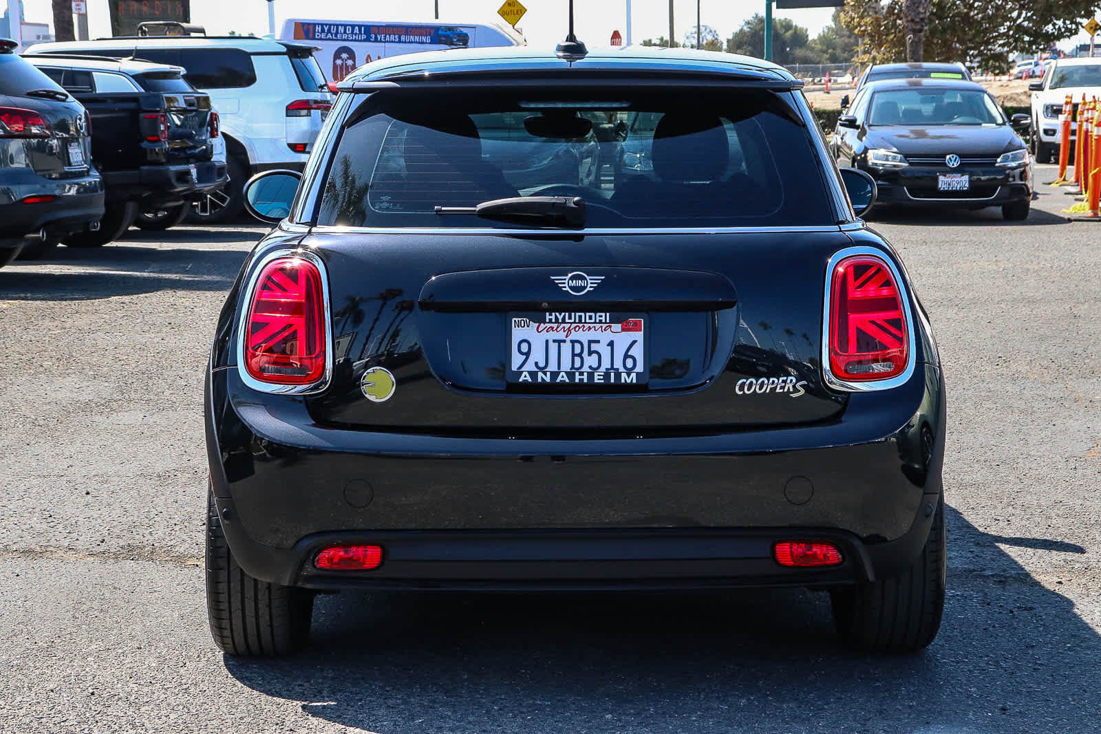 Used 2024 MINI Cooper SE FWD image 8