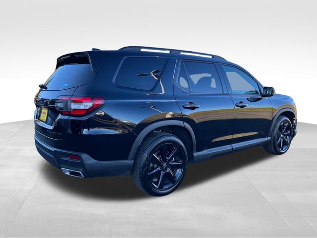 Certified 2025 Honda Pilot Black Edition image 10