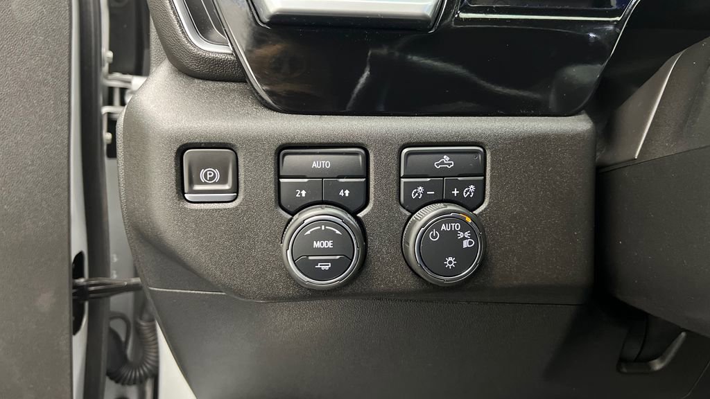 Used 2022 Chevrolet Silverado 1500 LT image 32