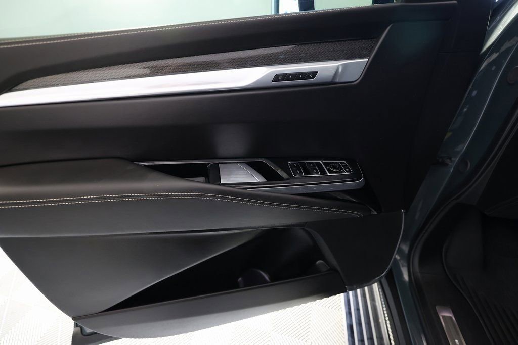 Used 2025 Cadillac Escalade V w/ LPO, Floor Liner Package image 19