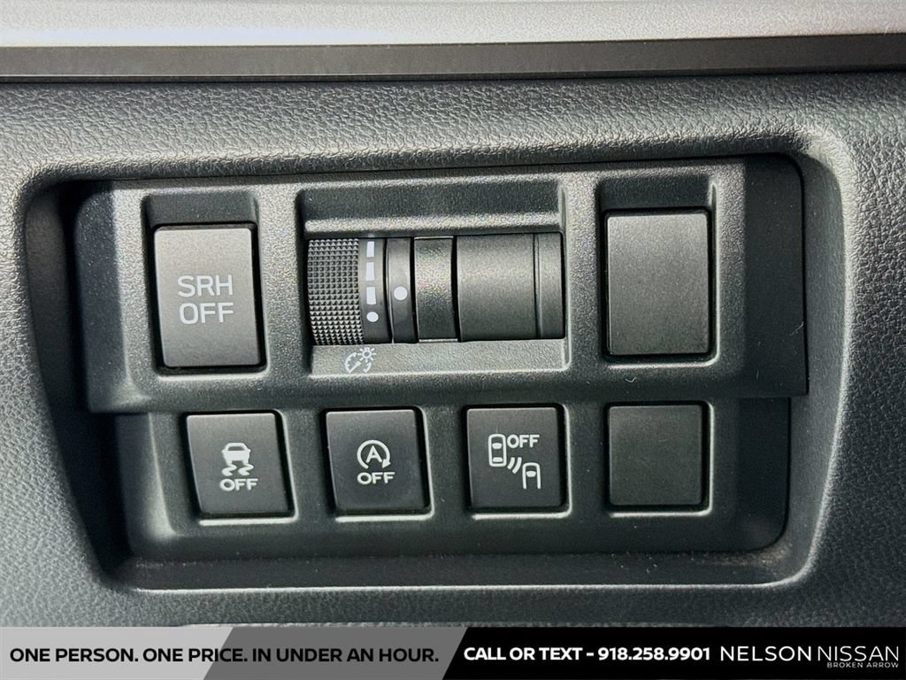 Used 2020 Subaru Crosstrek 2.0i Limited w/ Moonroof Package w/Navigation AWD/4WD image 10