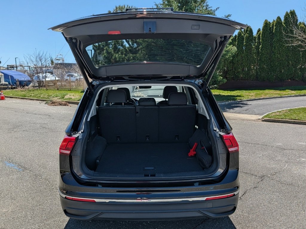 Used 2024 Volkswagen Tiguan SE image 7