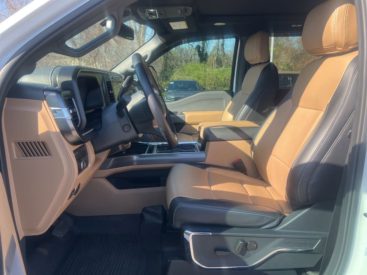 Used 2024 Ford F350 Lariat w/ Lariat Ultimate Package image 16