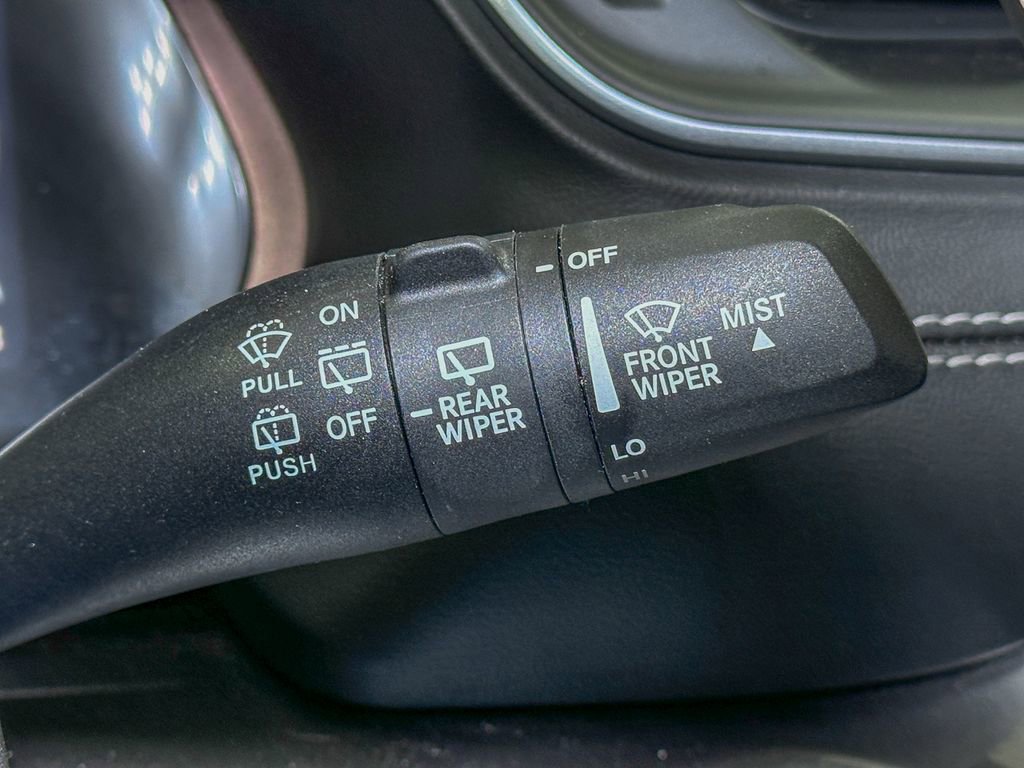 Used 2023 Jeep Grand Cherokee Laredo image 36