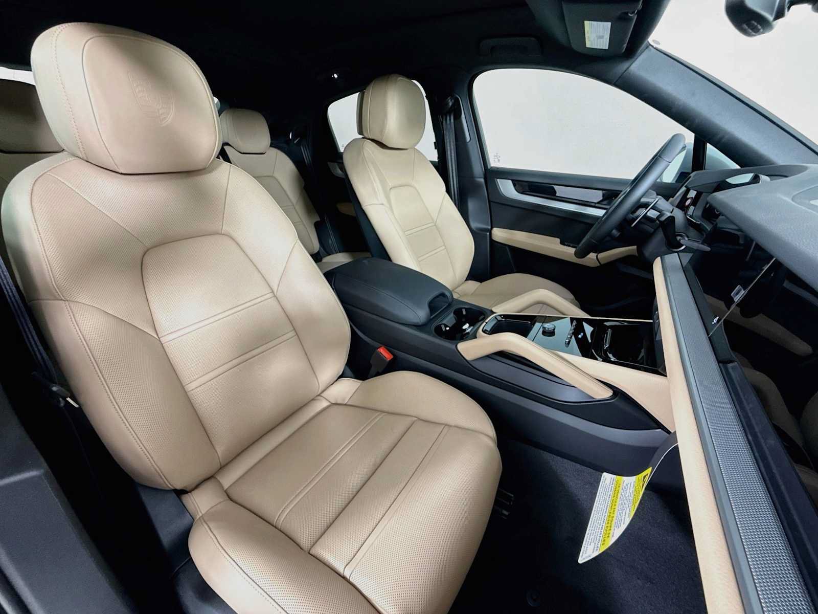 New 2026 Porsche Cayenne Coupe AWD/4WD image 29