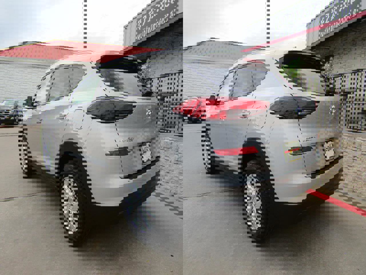 Used 2021 Hyundai Tucson Value FWD image 3