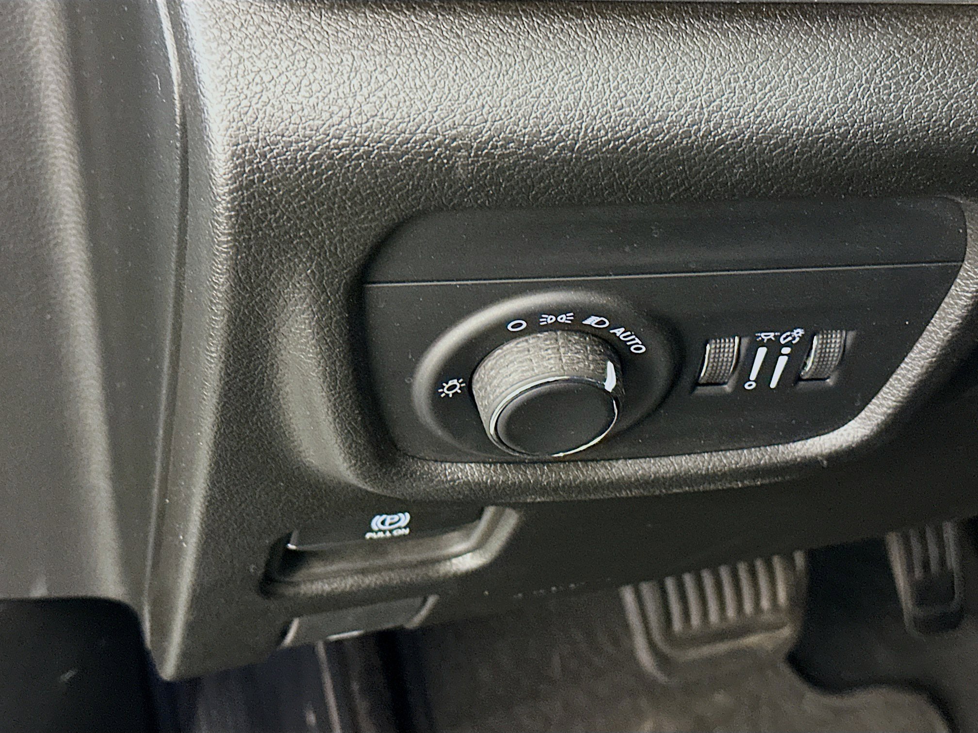 Used 2023 Jeep Grand Cherokee Altitude image 17