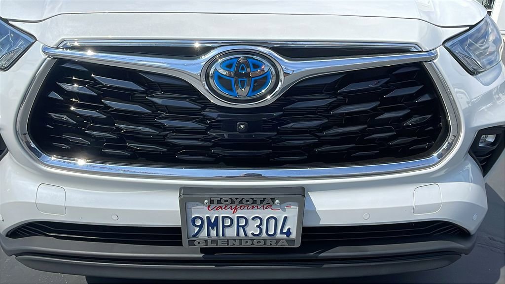 Used 2024 Toyota Highlander Limited image 9