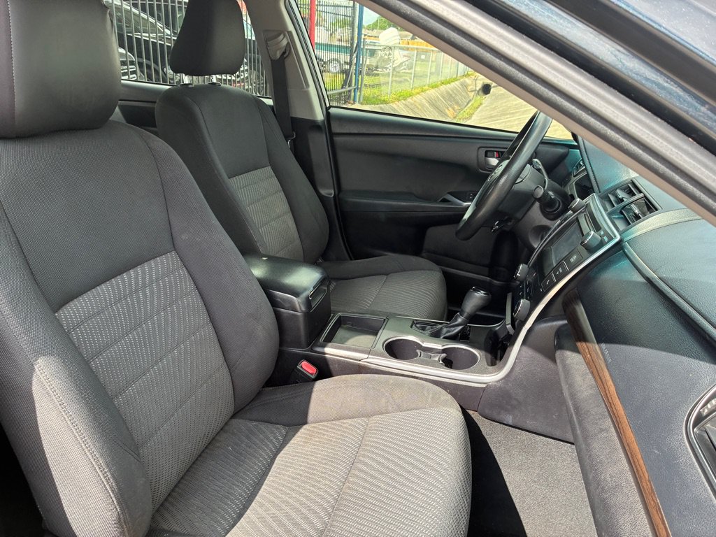 Used 2015 Toyota Camry LE FWD image 32