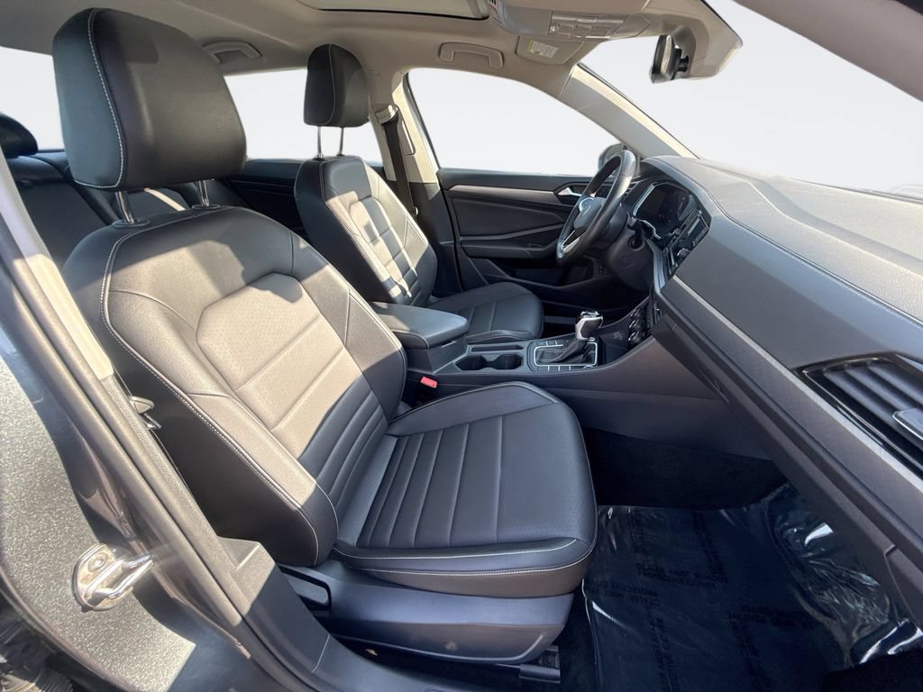 Used 2024 Volkswagen Jetta SE FWD image 23
