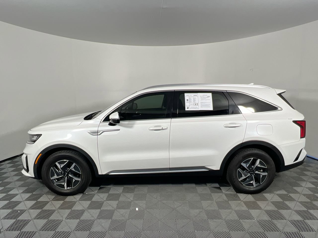 Used 2021 Kia Sorento EX FWD image 6