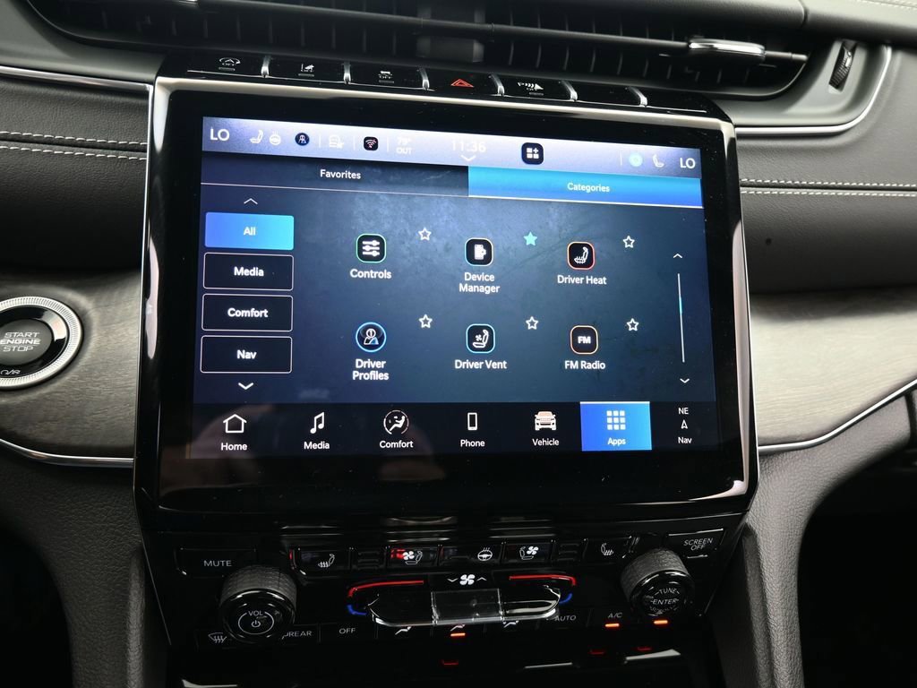 Used 2024 Jeep Grand Cherokee Overland w/ Luxury Tech Group IV image 25