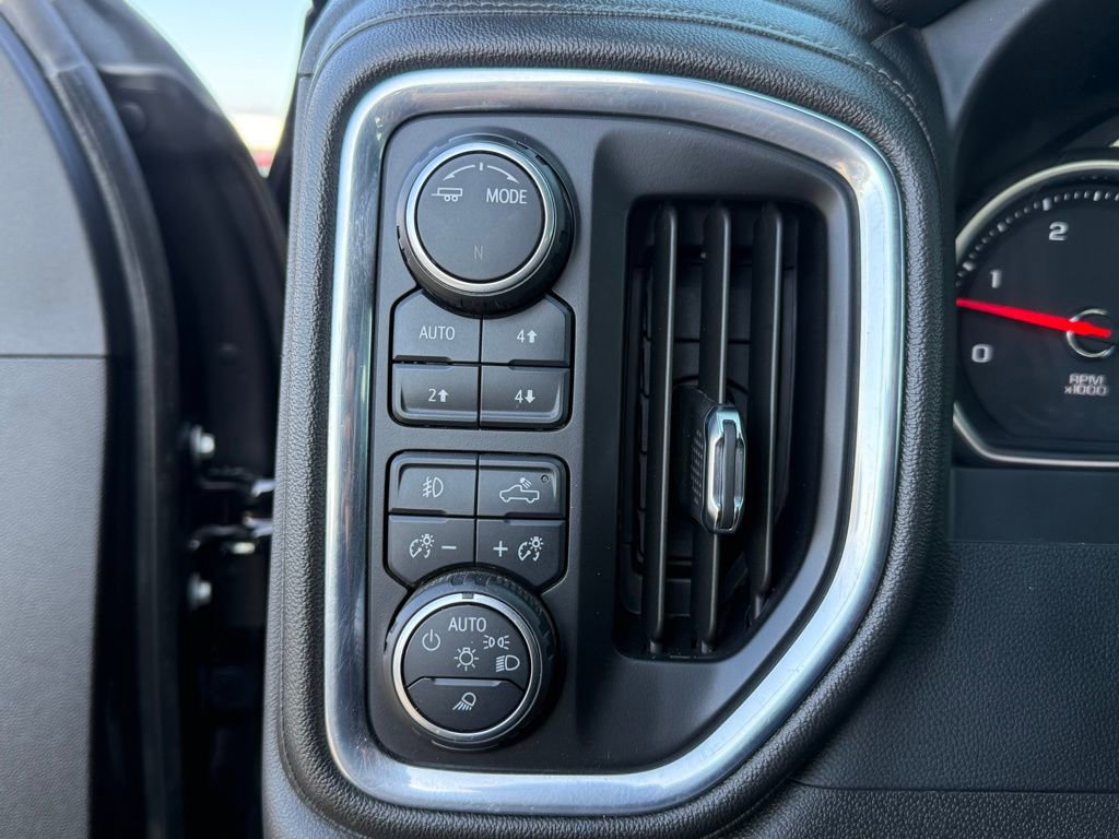 Used 2023 Chevrolet Silverado 2500 High Country w/ Safety Package II image 29