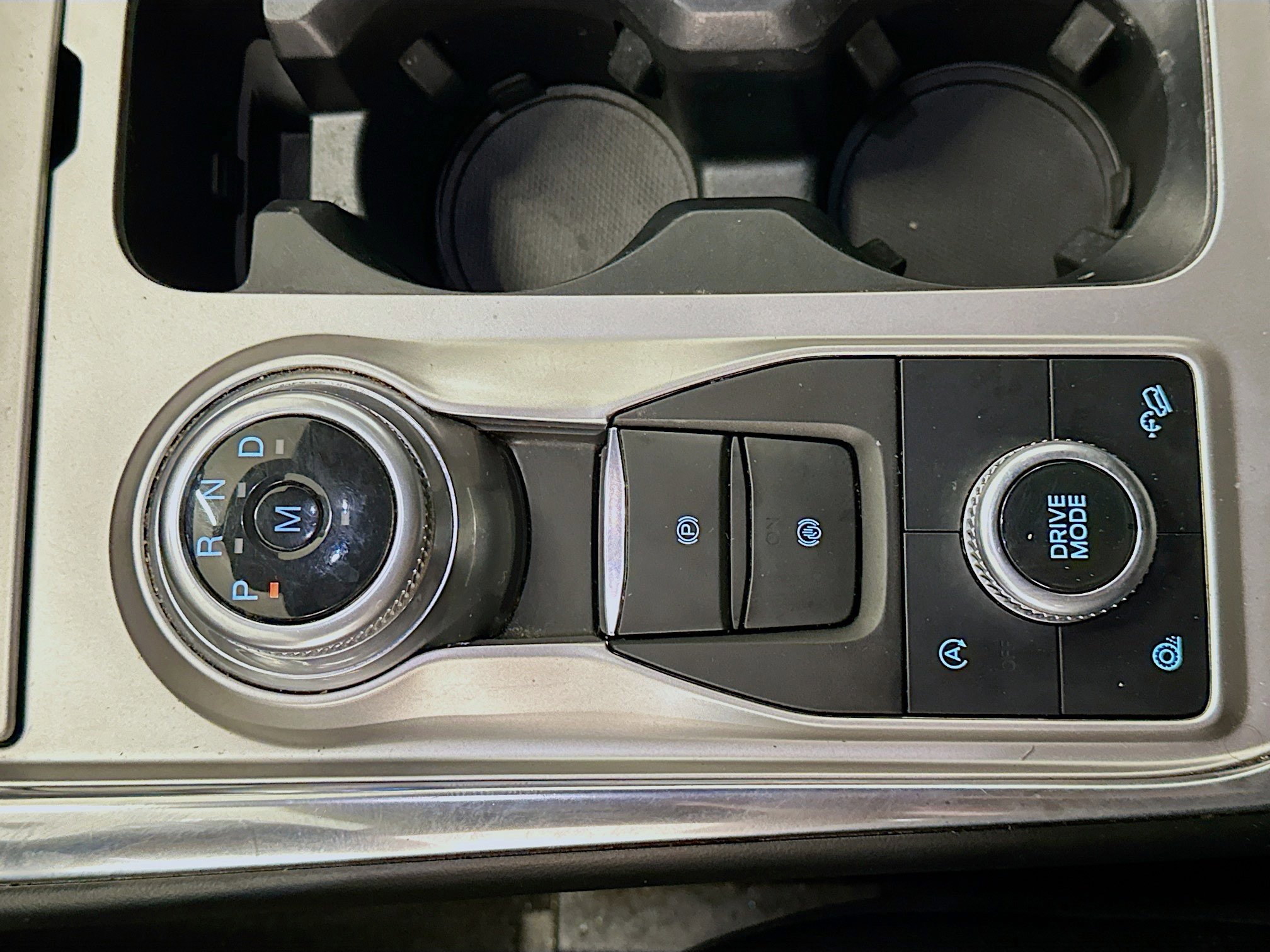 Used 2020 Ford Explorer XLT w/ Equipment Group 202A image 25