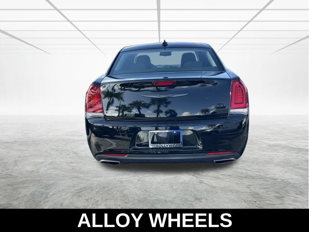 Used 2021 Chrysler 300 Touring w/ Sport Appearance Package RWD image 6