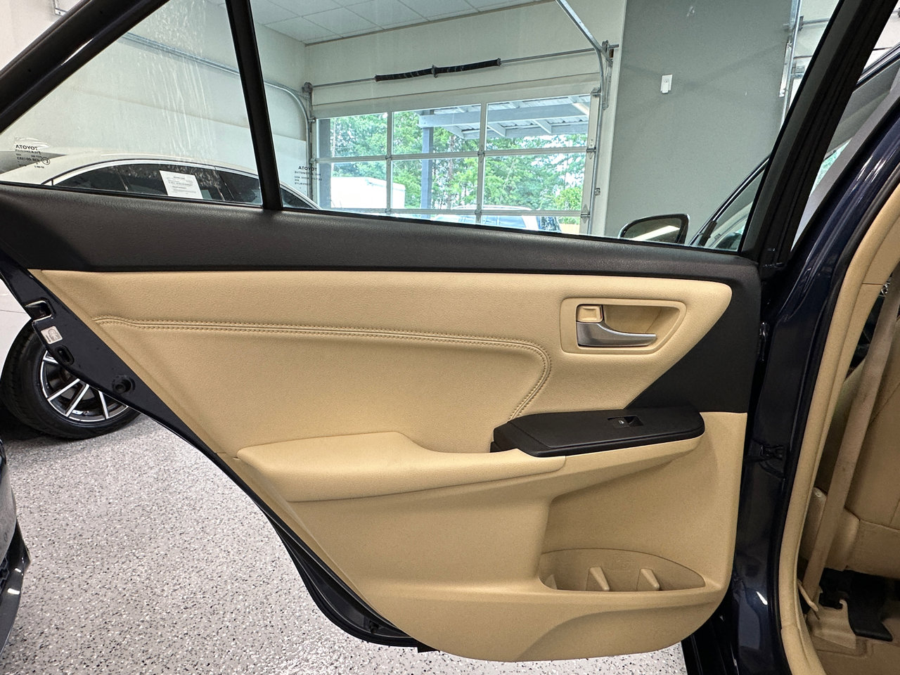Used 2015 Toyota Camry XLE w/ Moonroof Package image 20