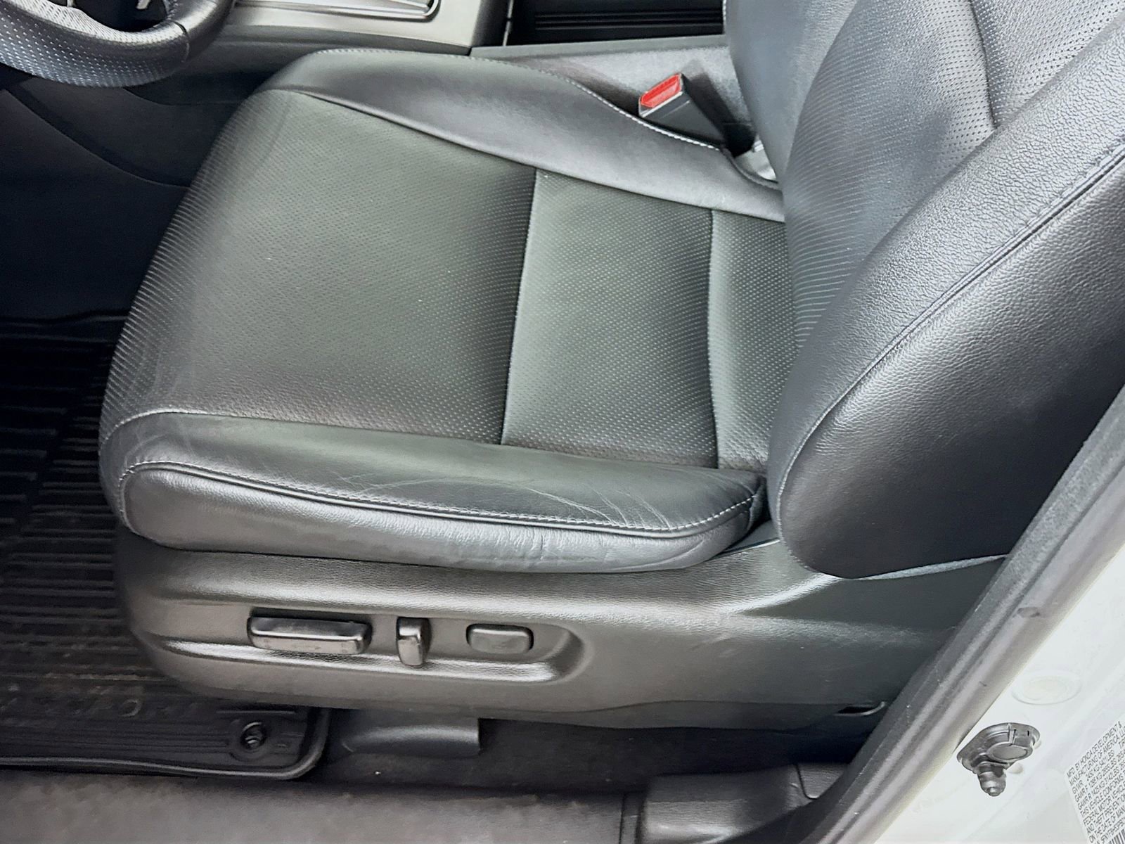 Used 2023 Honda Passport EX-L image 16