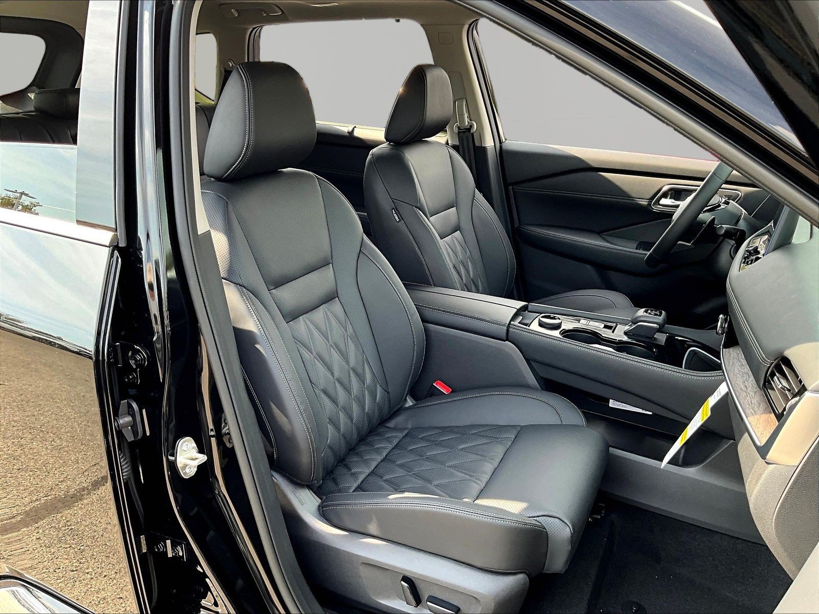 New 2026 Nissan Rogue Platinum w/ Platinum Premium Package AWD/4WD image 19