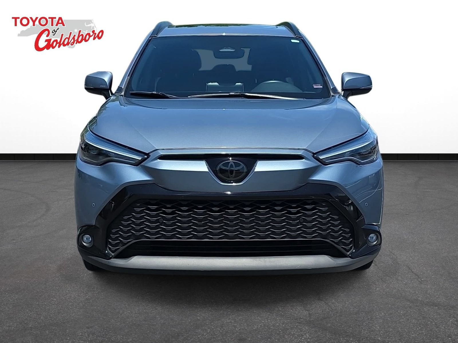 Used 2024 Toyota Corolla Cross AWD Hybrid w/ Convenience Package image 2