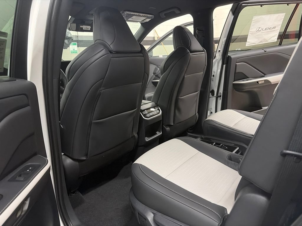 New 2026 Lexus TX 500h AWD w/ Technology Package image 14