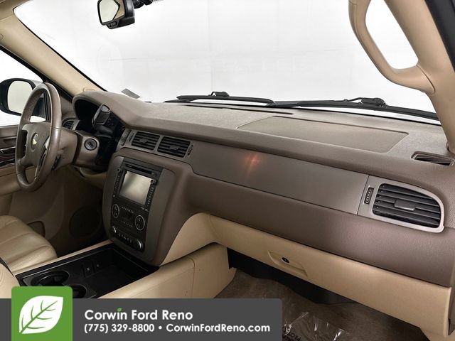 Used 2012 Chevrolet Avalanche LT AWD/4WD image 31