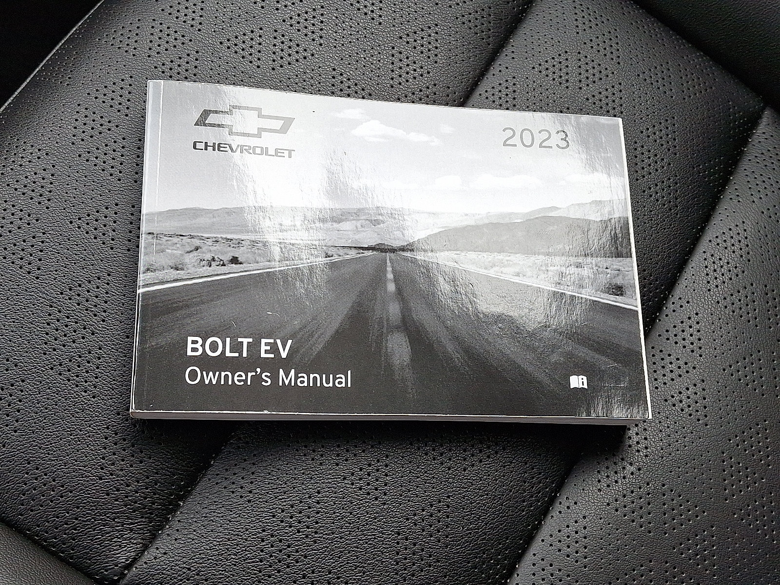 Certified 2023 Chevrolet Bolt LT w/ Infotainment Package FWD image 26
