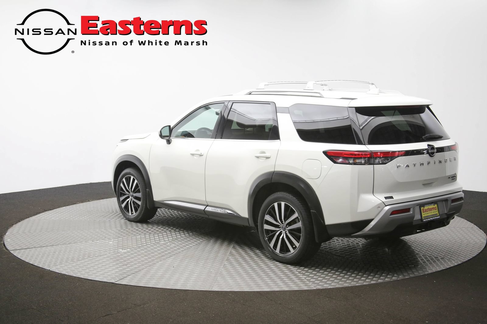 Used 2023 Nissan Pathfinder Platinum AWD/4WD image 67