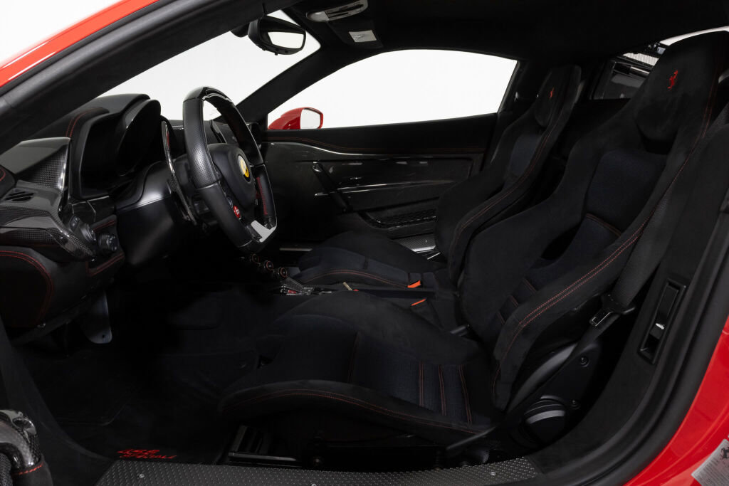 Used 2015 Ferrari 458 Speciale Coupe RWD image 37