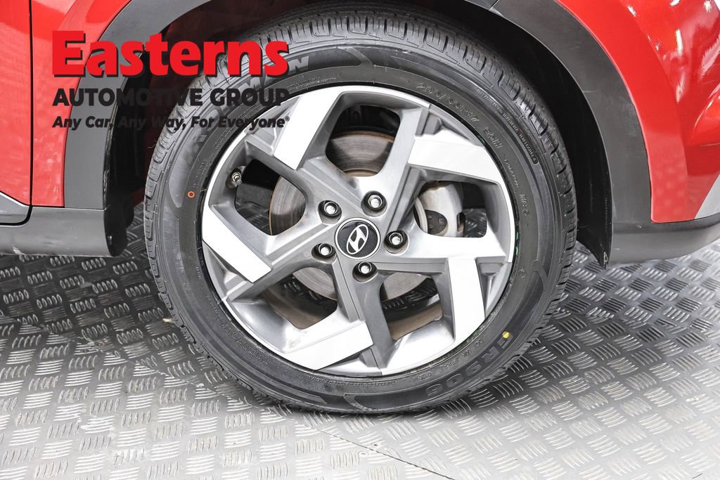 Used 2025 Hyundai Venue Limited FWD image 32