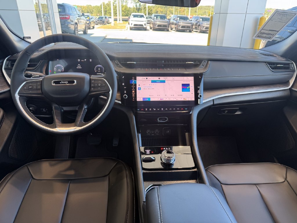 New 2027 Jeep Grand Cherokee Limited AWD/4WD image 7