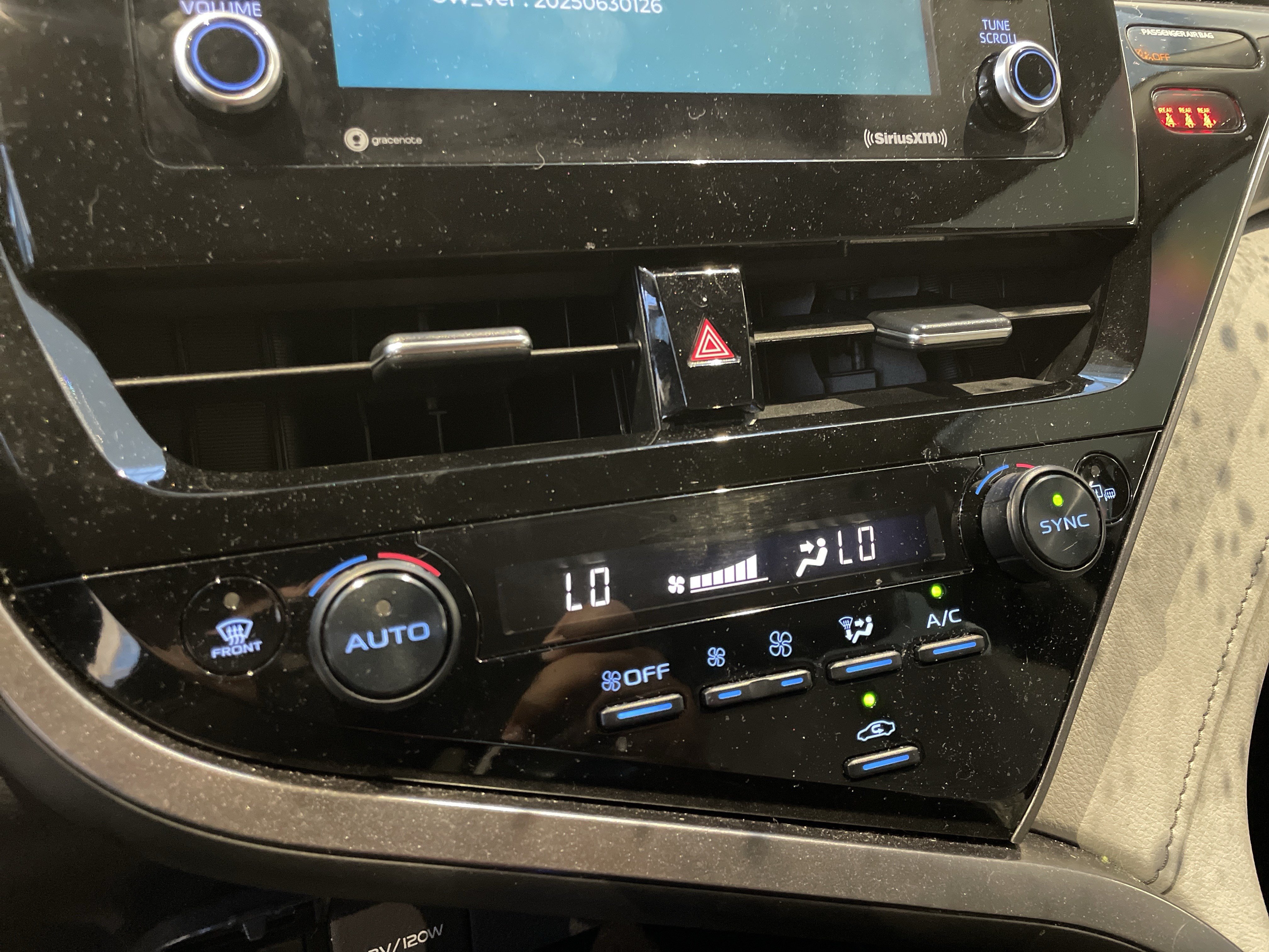Used 2024 Toyota Camry SE FWD image 26
