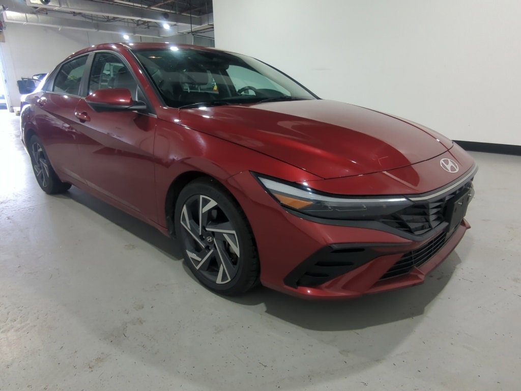 Used 2024 Hyundai Elantra Limited image 4