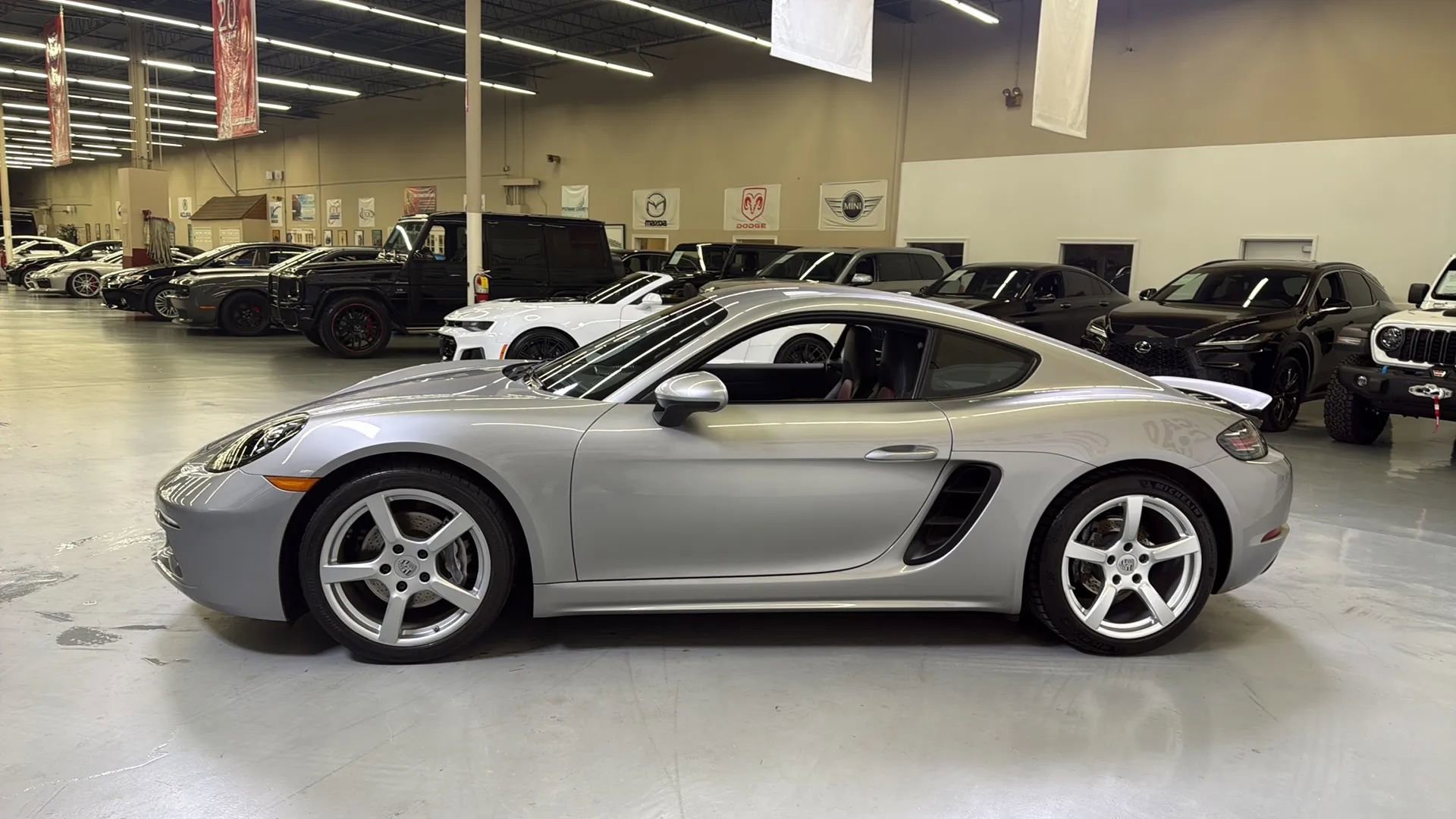 Used 2018 Porsche 718 Cayman image 5